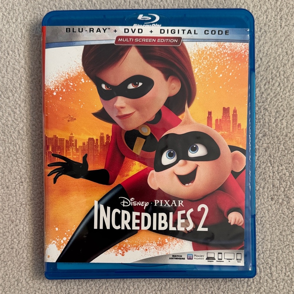 Disney Pixar The Incredibles & The Incredibles 2 DVD & BLU RAY Set - Picture 8 of 10